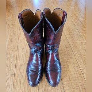 Lucchese roper cowboy boots. 9D Black cherry